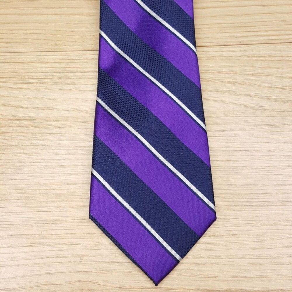 NAUTICA Mens Neck Tie Purple Diagonal Stripe 100% Silk Classic Preppy Necktie